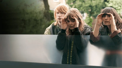 Never Let Me Go (2010) CLASSIC